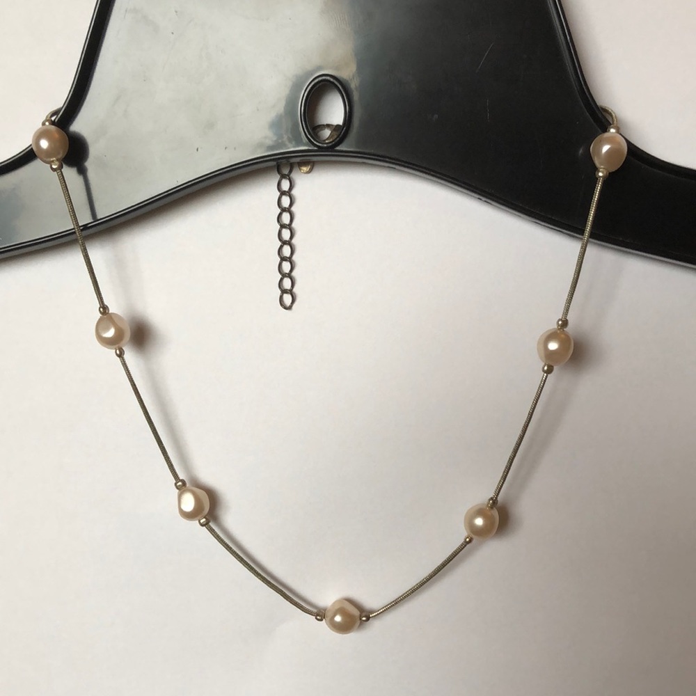 Beautiful Silver Necklace w/ Pink Faux(?) Pearls